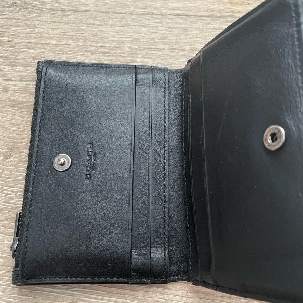 Coach retail wallet. - Picture 3 of 4